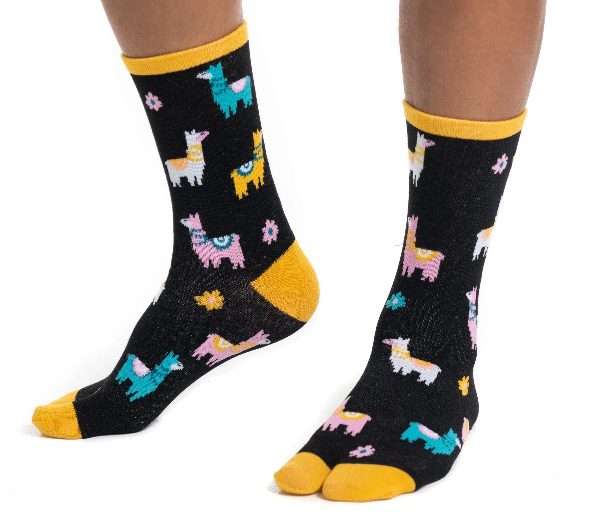 Tabi Llamas Flip Flop Socks – Cozy Black Unisex Footwear for Everyone!